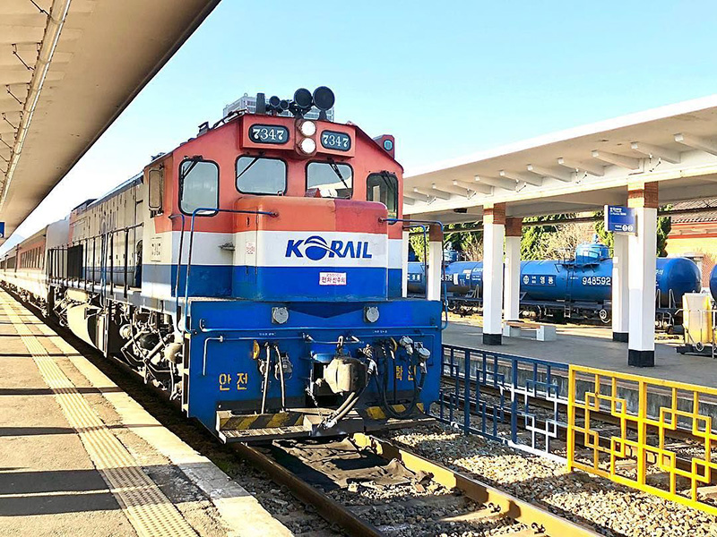 Поезд “Mugunghwa”. 